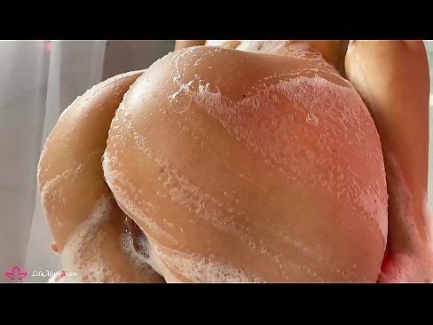 ❤️ Zeshkania masturbon pidhin me vibrator deri në orgazmë intensive në dush Video e ndyrë  në pornografi sq.yh9n.top ﹏