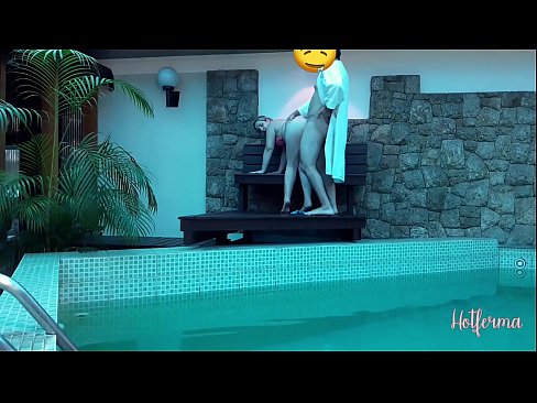 ❤️ Bosi fton shërbëtoren në pishinë, por nuk mundi t'i rezistonte një nxehtësie Video e ndyrë  në pornografi sq.yh9n.top ﹏
